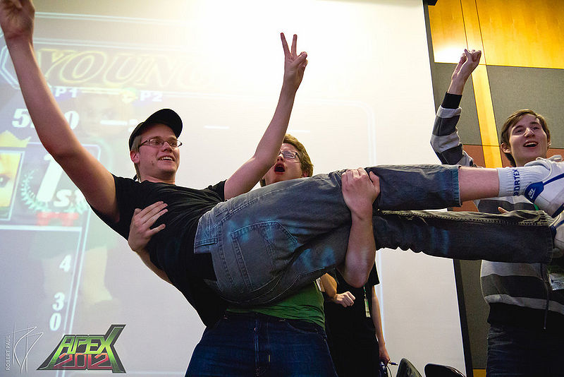 File:Armada Apex 2012.jpg