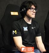 This picture was taken by the cameraman inside the Baires Esports Center at the tournament Waveshine 20.