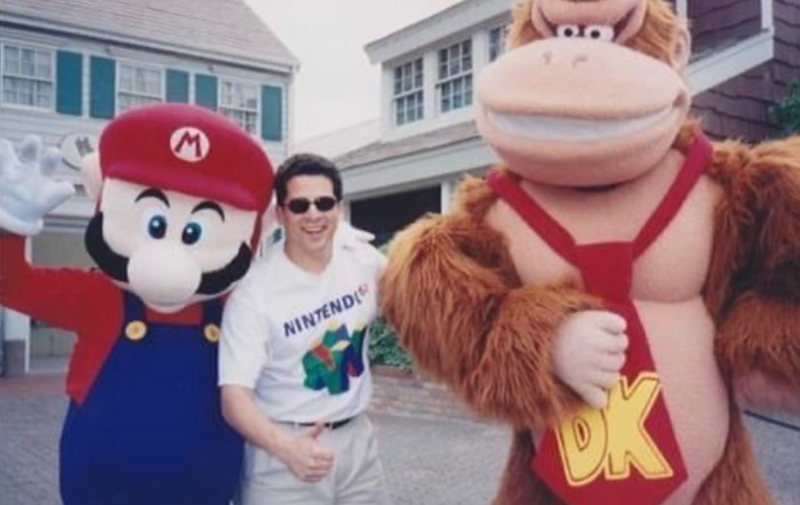 File:Ed Espinoza posing with Mario and DK at Slamfest '99.png